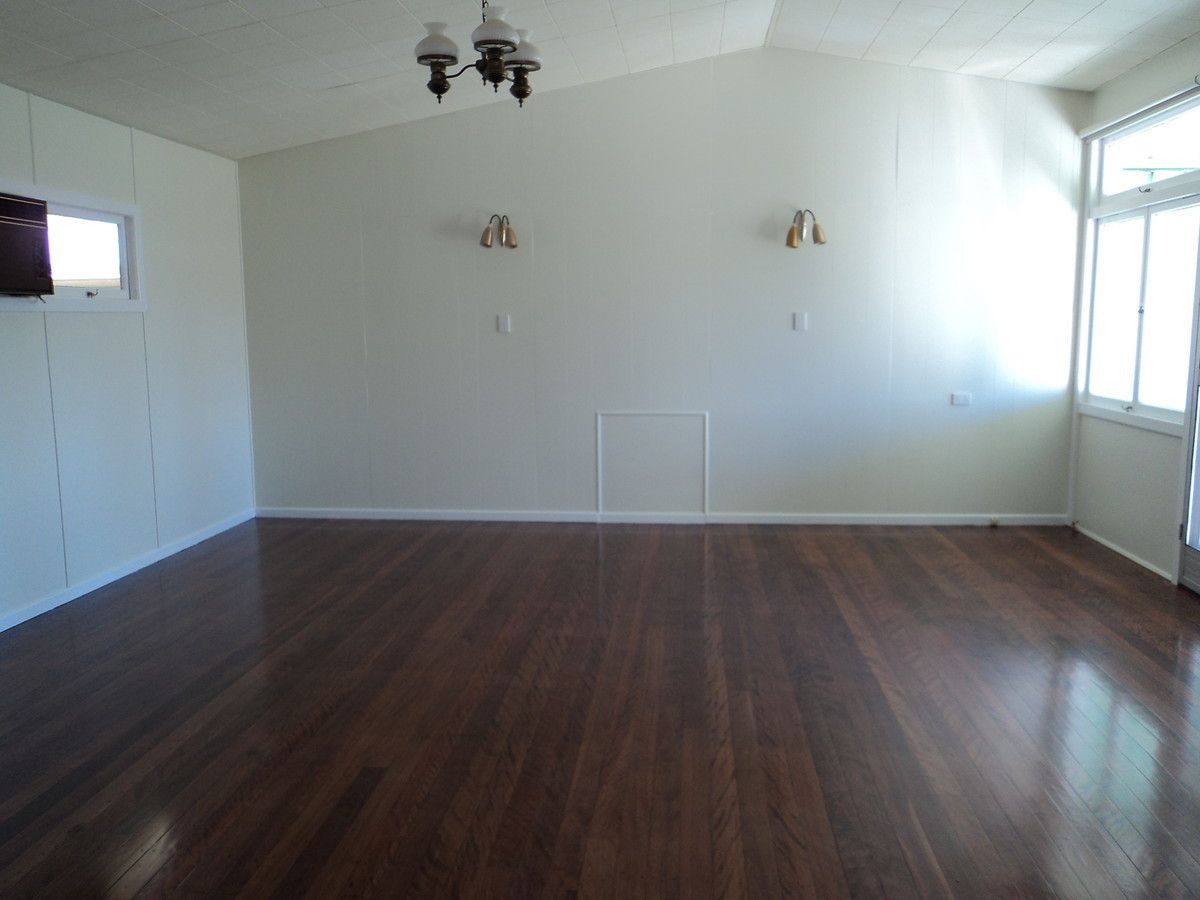 Gatton QLD 4343 3 beds house for Rent, 380 p/week + water 16356672