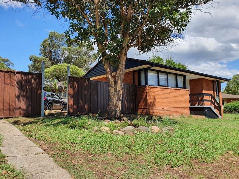 3 bedrooms House in 32 Koomooloo Crescent SHALVEY NSW, 2770