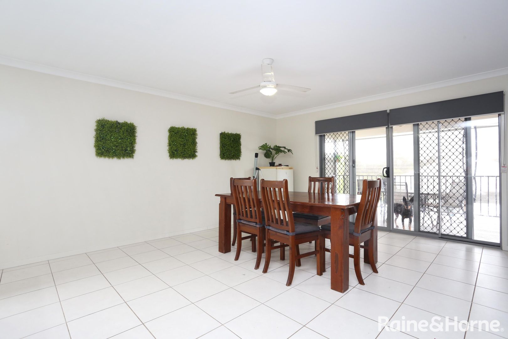 27 Goldfinch Street, Redbank Plains QLD 4301, Image 2