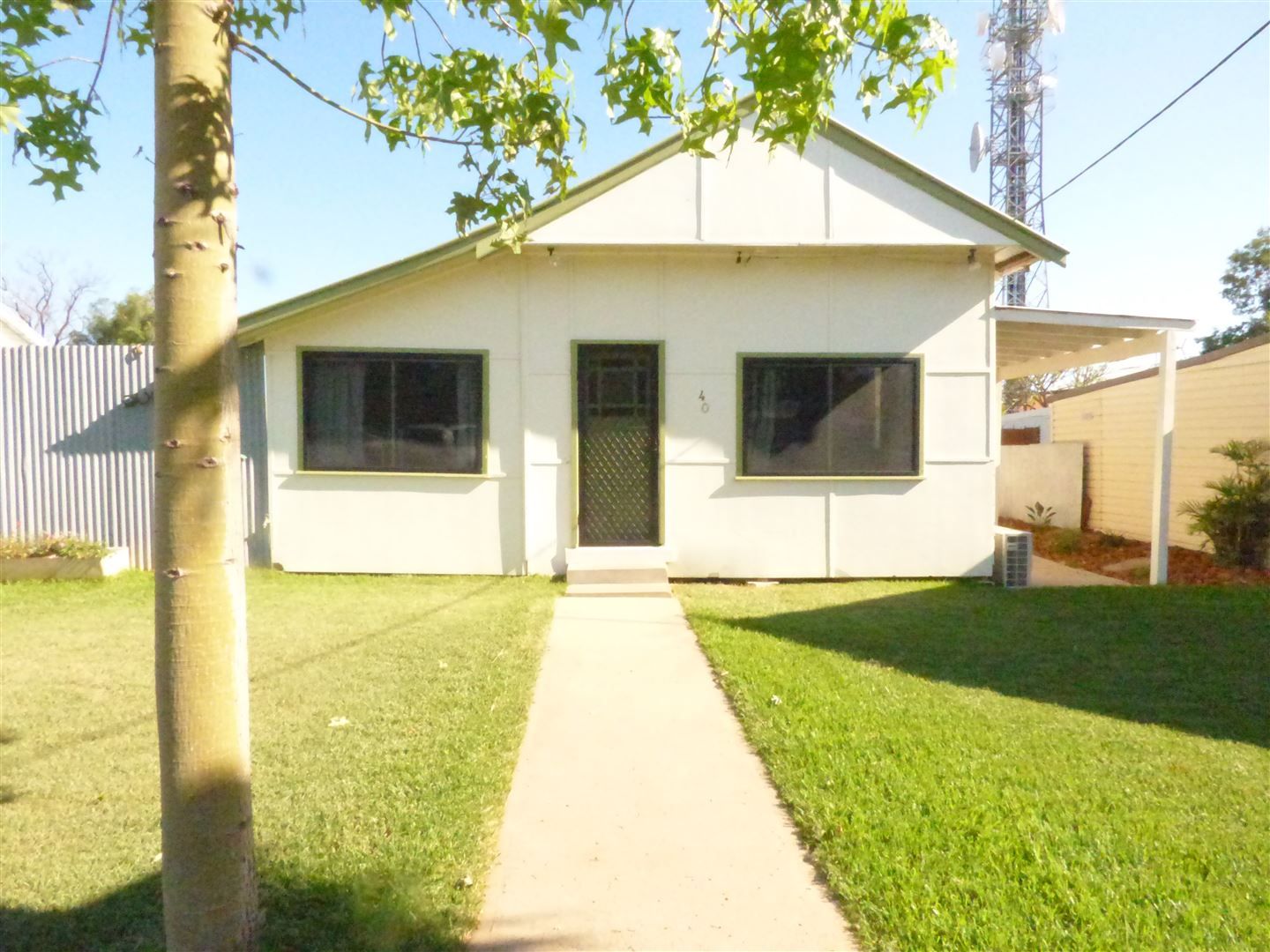 40 Mitchell, Bourke NSW 2840 Domain