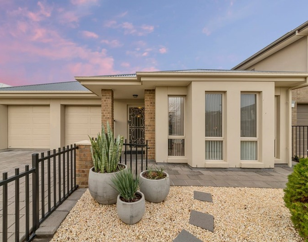 32 Crompton Drive, St Clair SA 5011