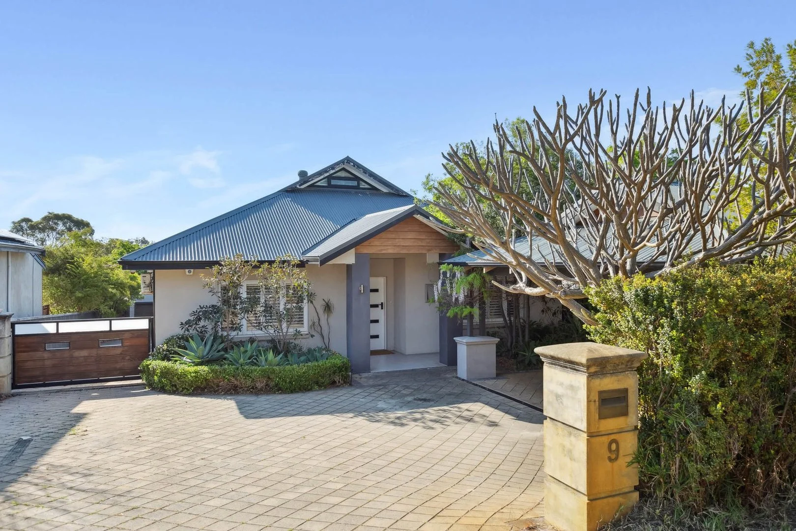 9 OXCLIFFE ROAD, Doubleview WA 6018