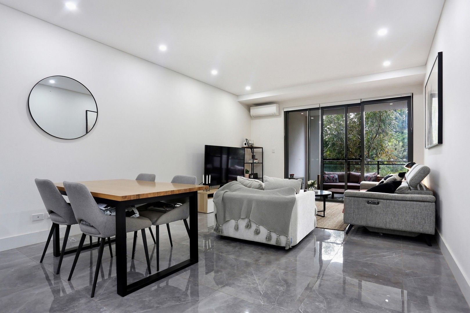 2 bedrooms Apartment / Unit / Flat in 102/22 Pinnacle Street MIRANDA NSW, 2228