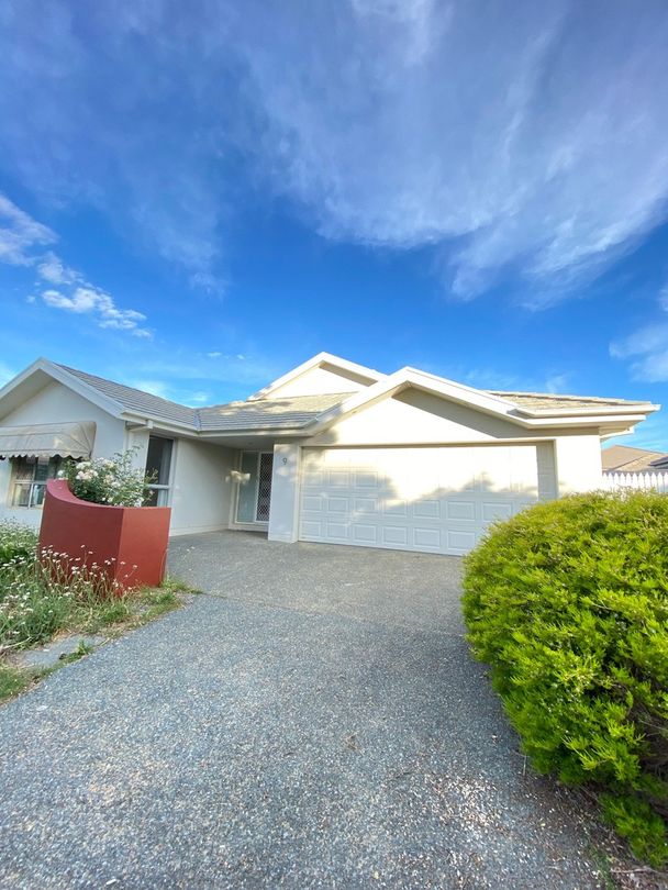 4 bedrooms House in 9 Drummer Street HARRISON ACT, 2914