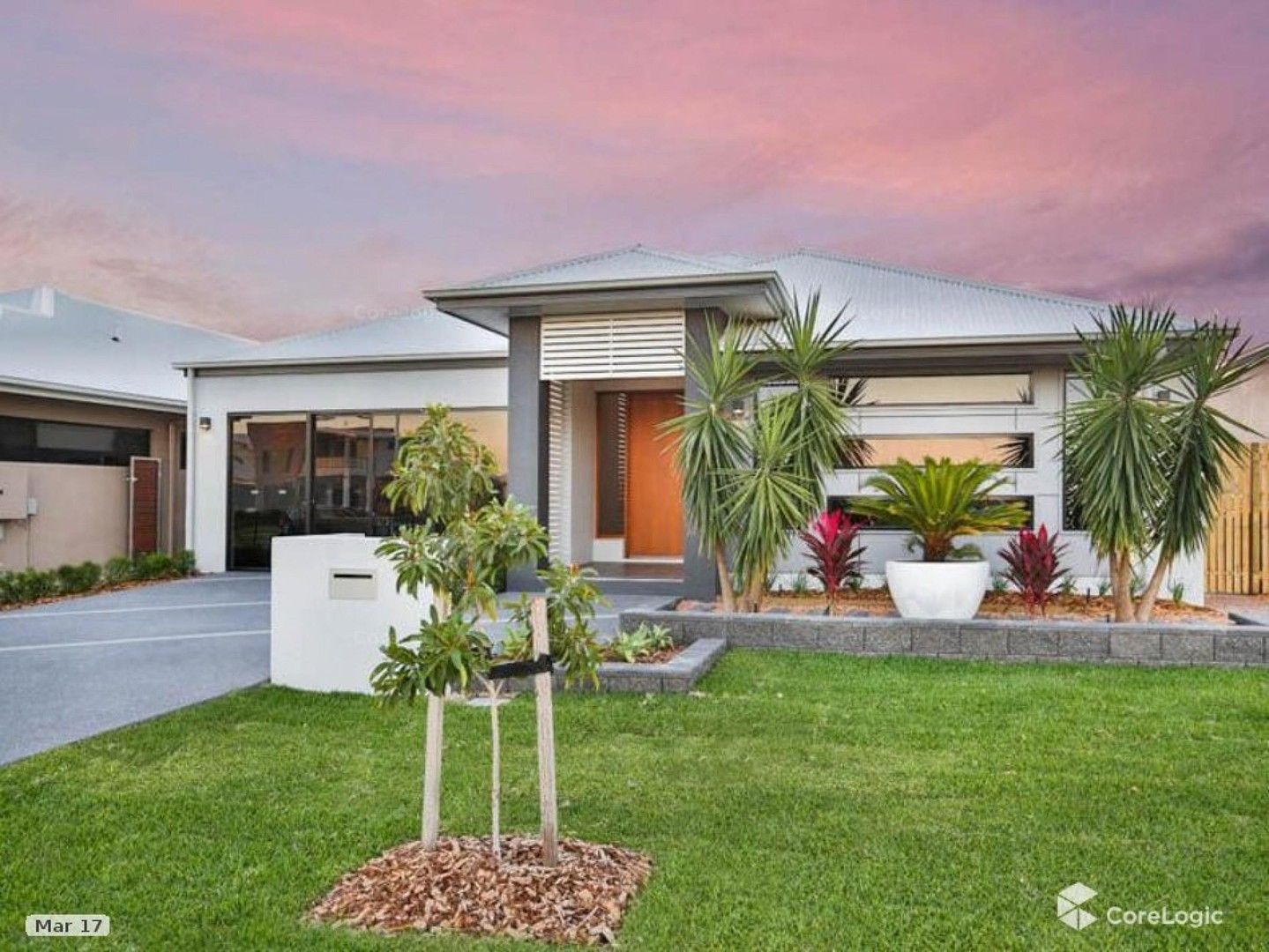 4 bedrooms House in 131 Sunhaven Boulevard BURDELL QLD, 4818