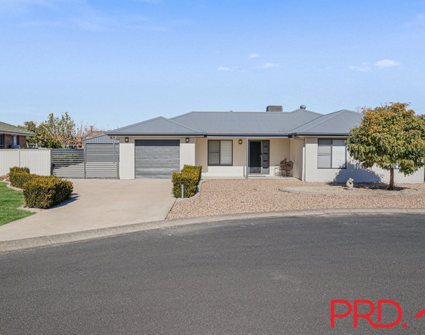 11 Gregory Close, Westdale NSW 2340