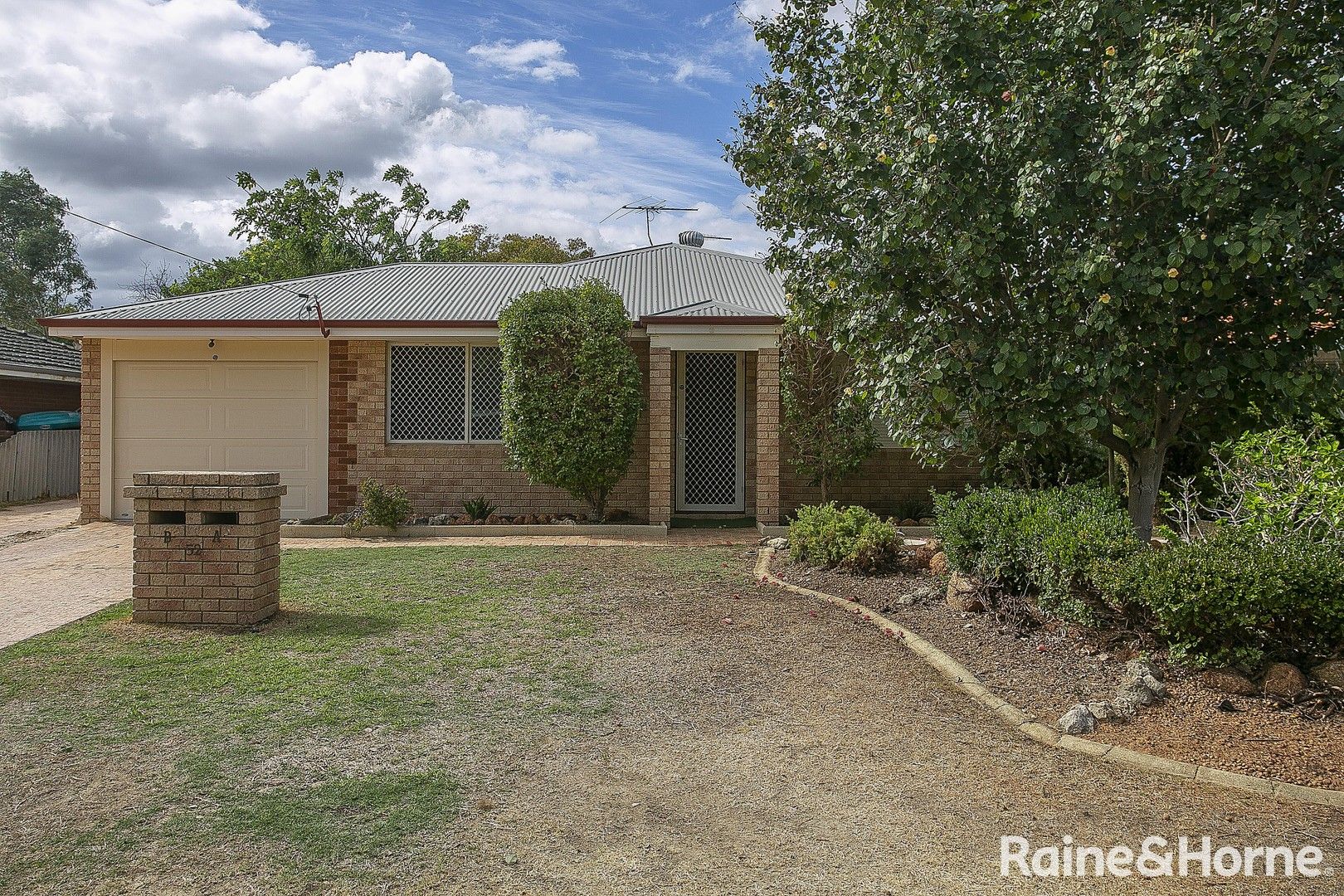 3 bedrooms House in 52A Wroxton Street MIDLAND WA, 6056