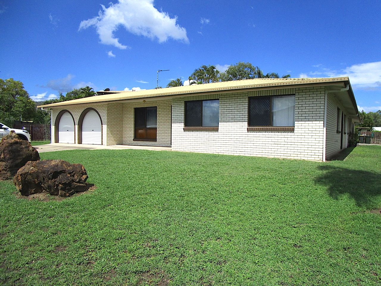3 bedrooms Apartment / Unit / Flat in 1/10 Jaggard Street NORMAN GARDENS QLD, 4701
