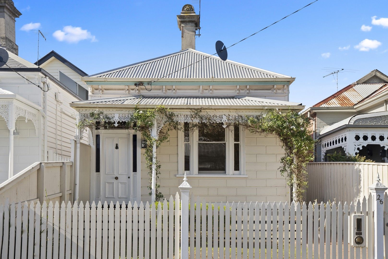 2 bedrooms House in 26 Stuart Street ARMADALE VIC, 3143