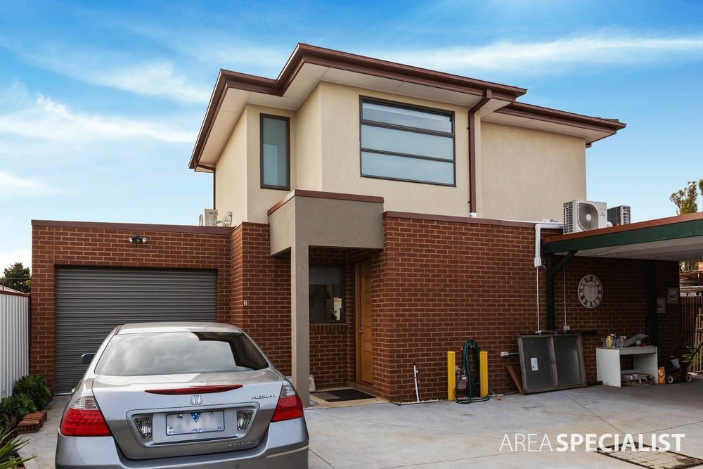 5 bedrooms House in 56 Andrew Road ST ALBANS VIC, 3021