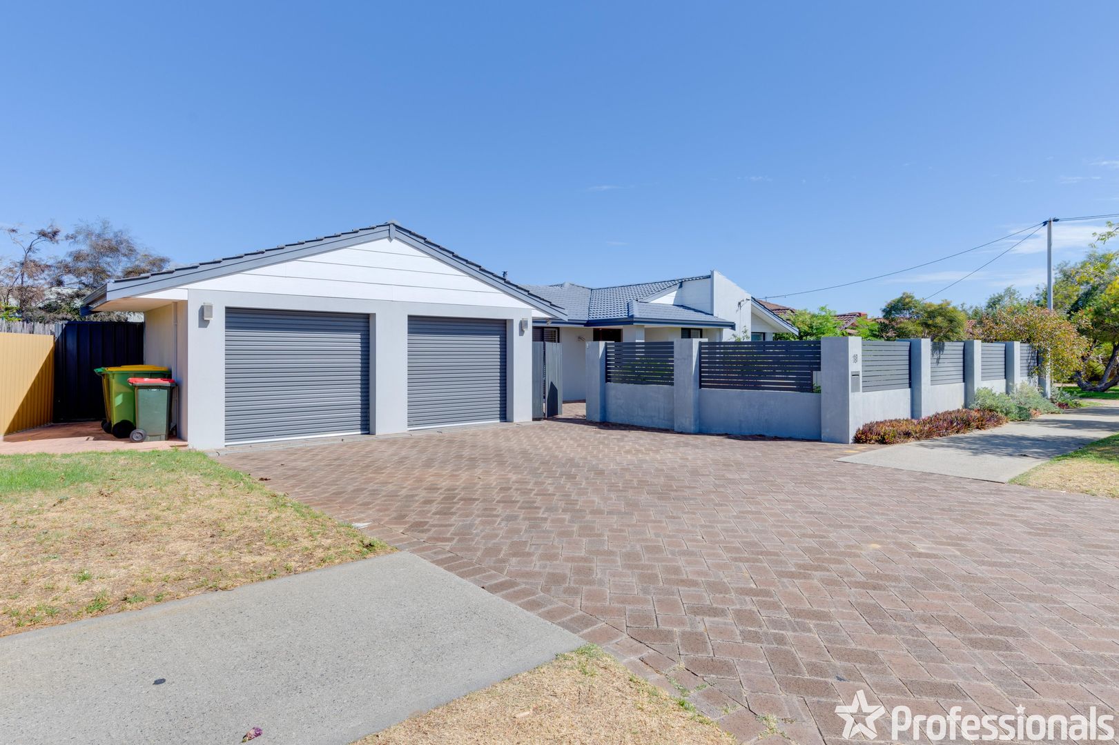 18 Waikiki Road, Safety Bay WA 6169, Image 2