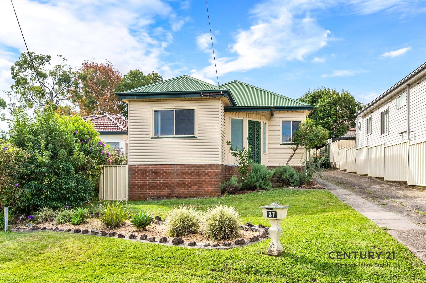 37 Fern Valley Road, Cardiff NSW 2285, Image 0