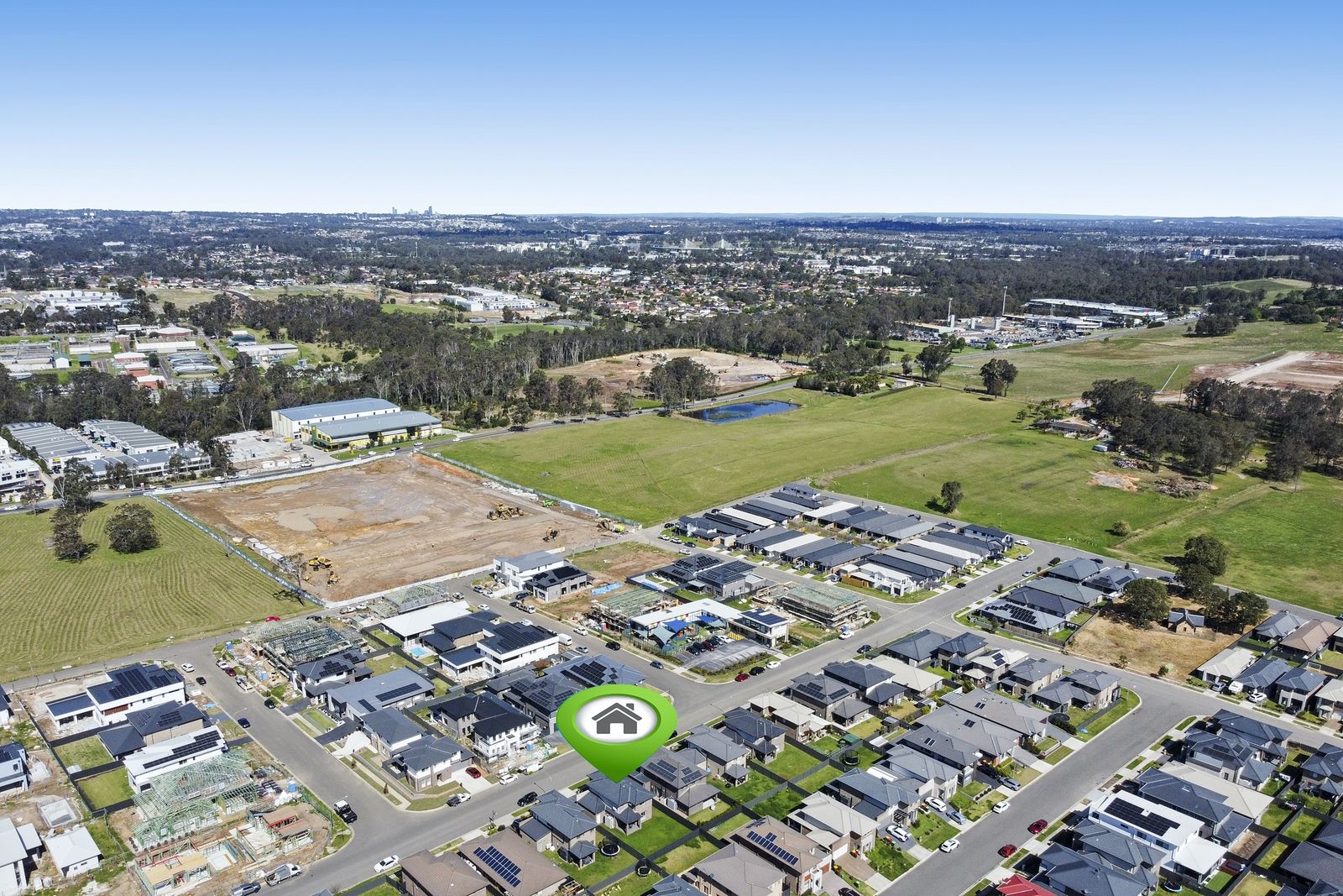 4 bedrooms House in 26 Longmeadow Parkway BOX HILL NSW, 2765