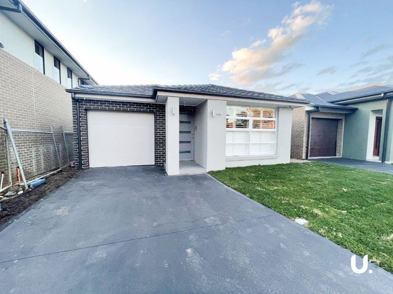 4 bedrooms House in 69 Farview Drive DENHAM COURT NSW, 2565