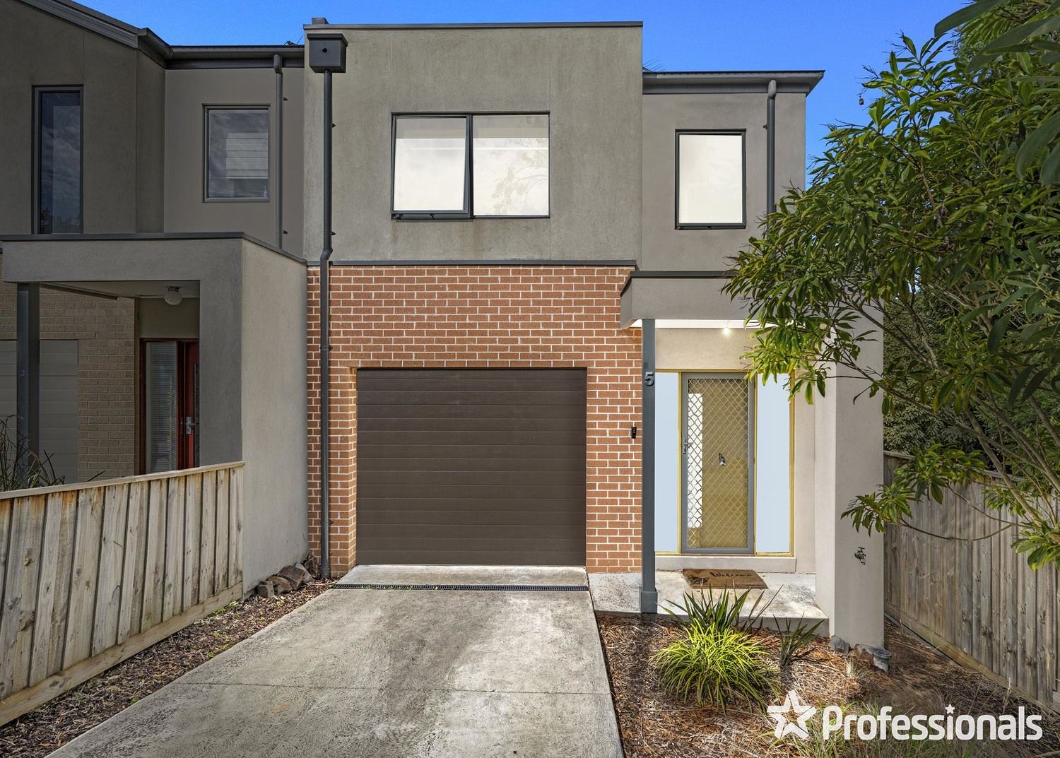 5 Toby Place, Mooroolbark VIC 3138