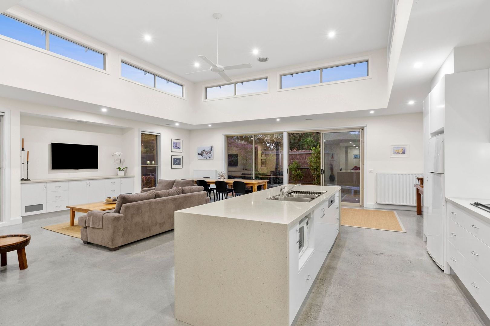 2 Close, Barwon Heads Property History & Address Research