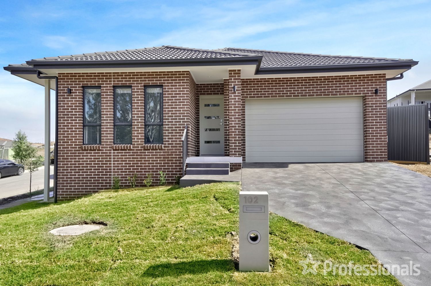 102 Poulton Terrace, Campbelltown NSW 2560, Image 0