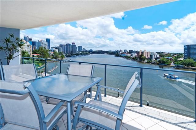 27/98 Thorn Street, Kangaroo Point QLD 4169, Image 2