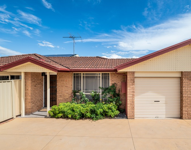 2/12 Chausson Place, Cranebrook NSW 2749