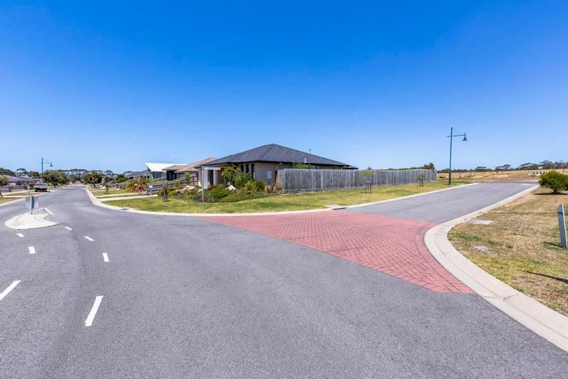 Lot 701 Ullathorne Park Estate, Inverloch VIC 3996, Image 0