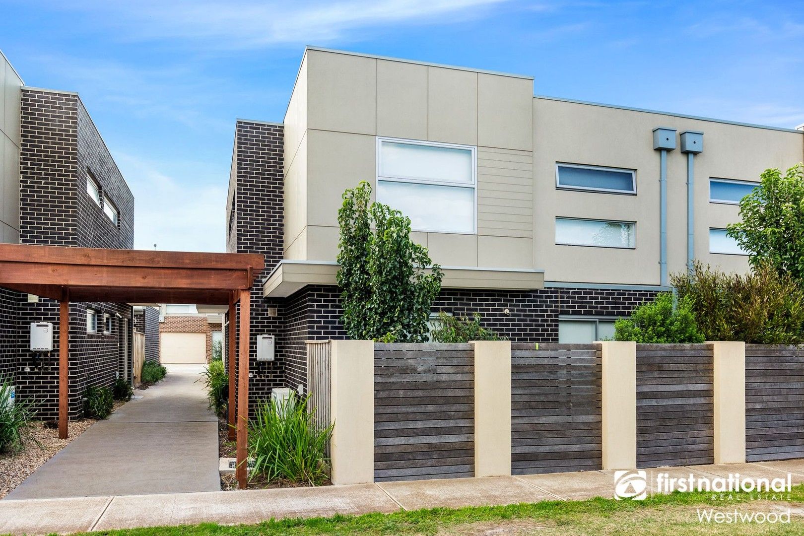 2 bedrooms Townhouse in 2/5 Thomas Carr Drive TARNEIT VIC, 3029