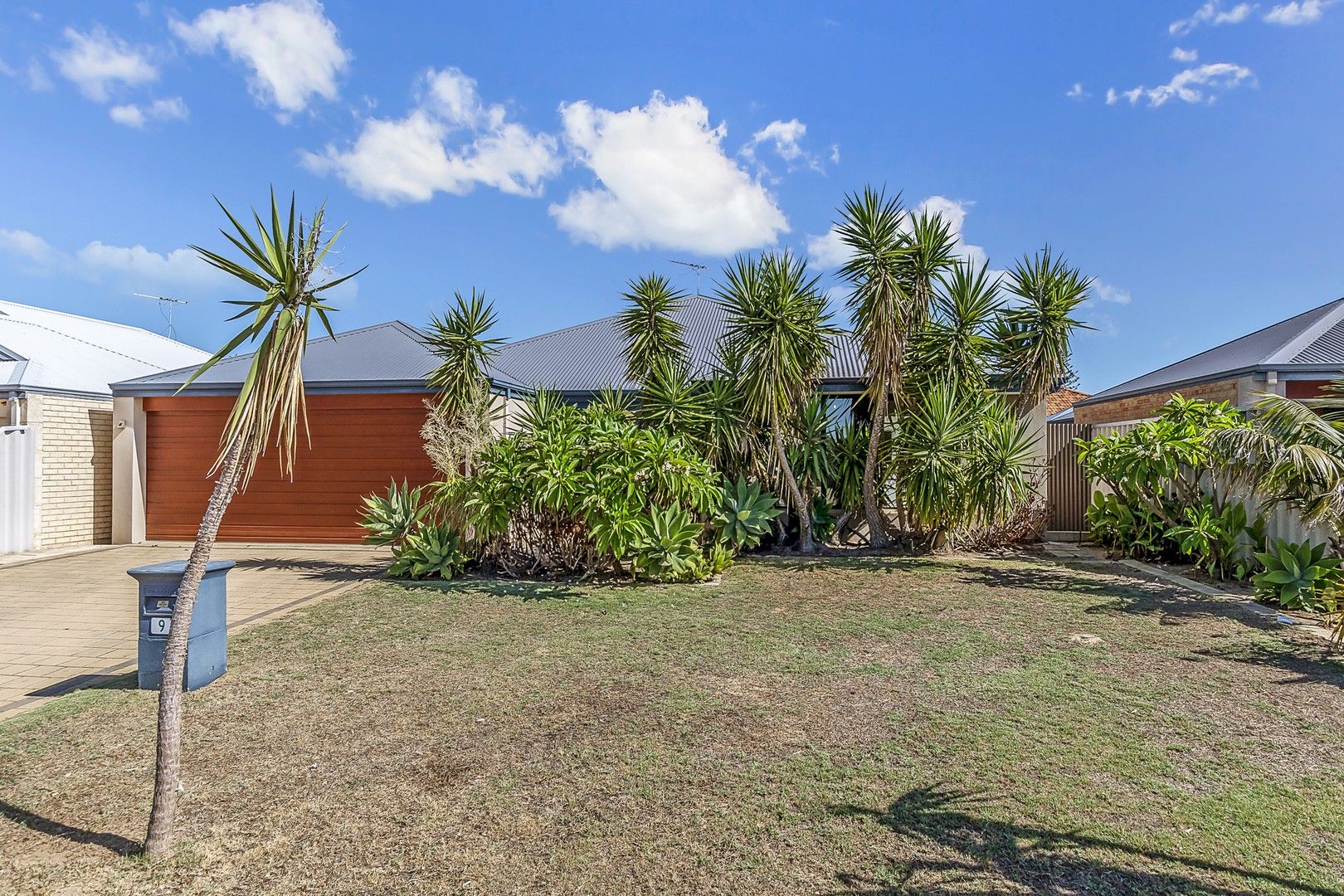 4 bedrooms House in 9 Whitehaven Avenue SECRET HARBOUR WA, 6173