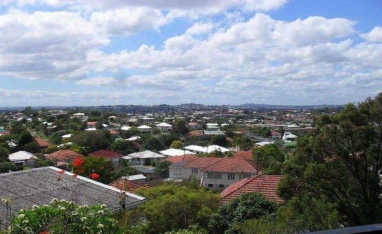 3 bedrooms House in 16 Warma Street STAFFORD HEIGHTS QLD, 4053