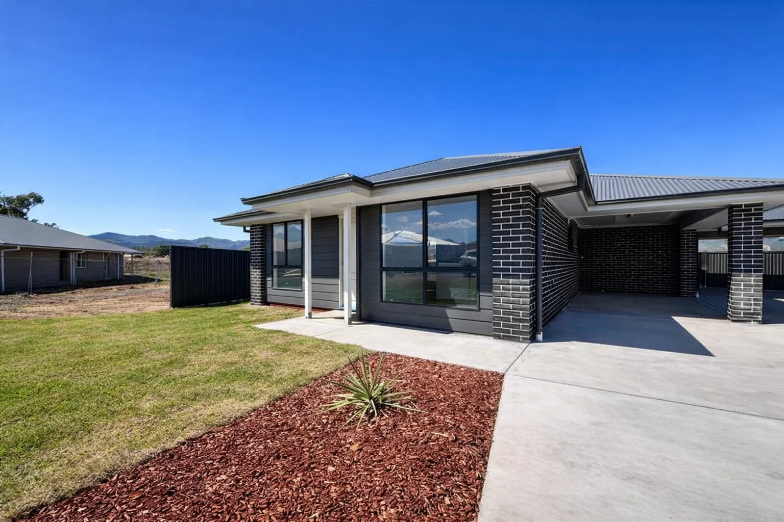 1/3 Daisy Close, Kootingal NSW 2352