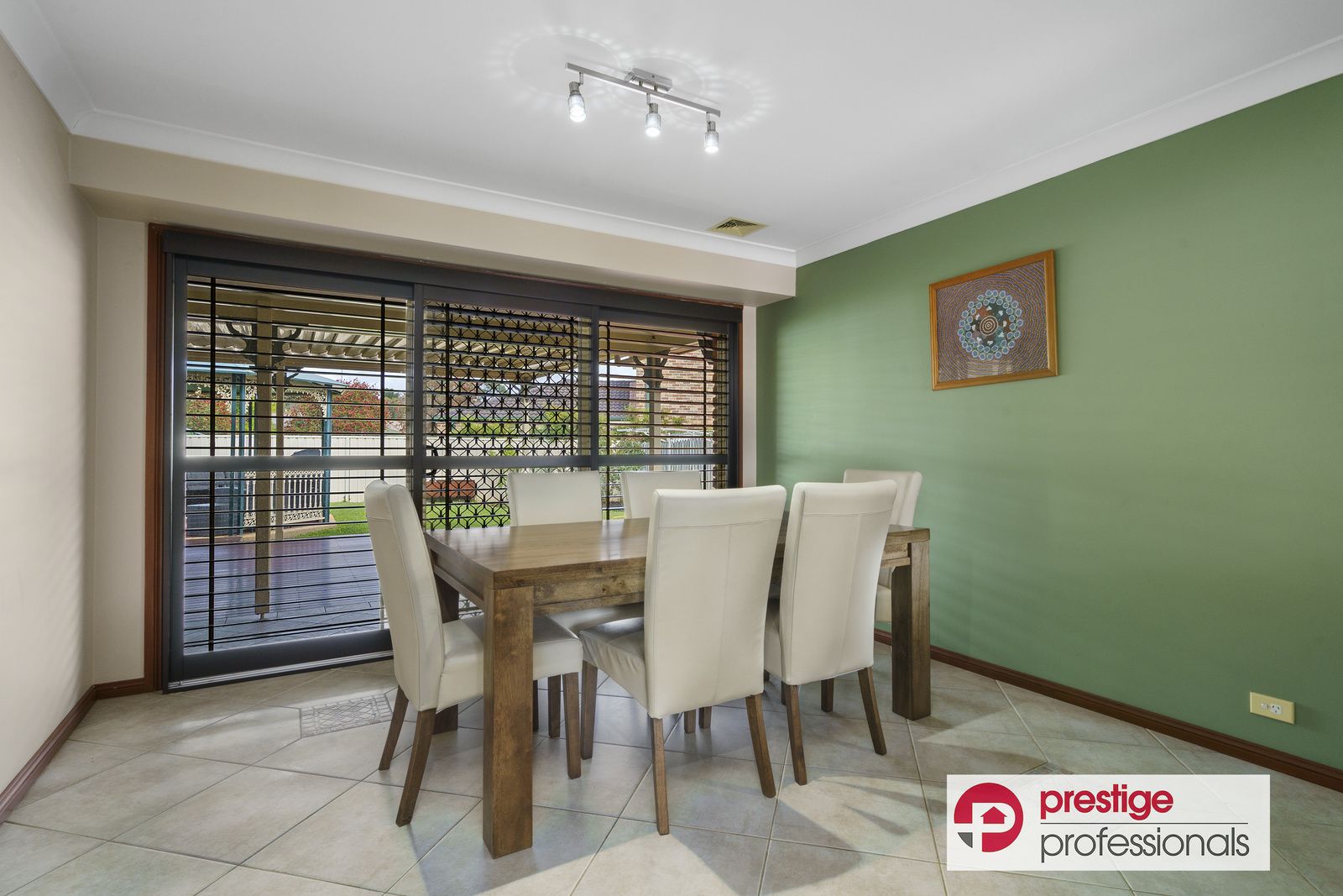 3 Wattle Grove Drive, Wattle Grove NSW 2173, Image 2