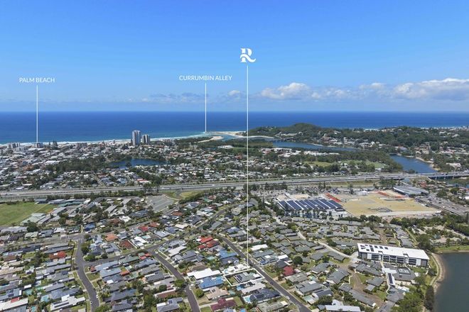 15 Pinon Cl Elanora 4221 - Image 4