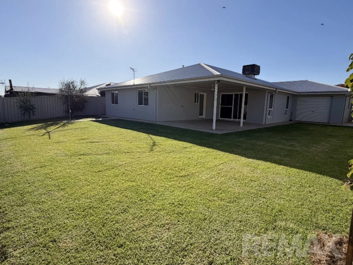 Additional image 15 of 11 Yenda Avenue, Gobbagombalin NSW 2650