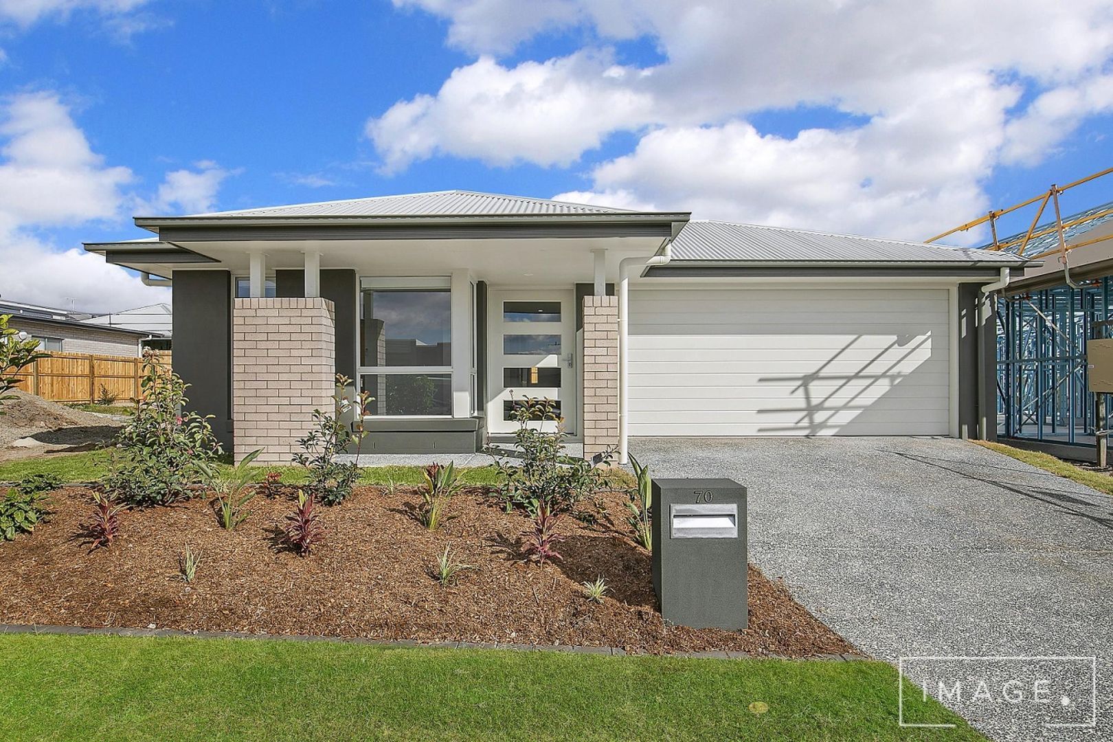 4 bedrooms House in 70 Promenade Cct ROTHWELL QLD, 4022