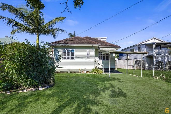 Picture of 52 West Avenue, WYNNUM QLD 4178