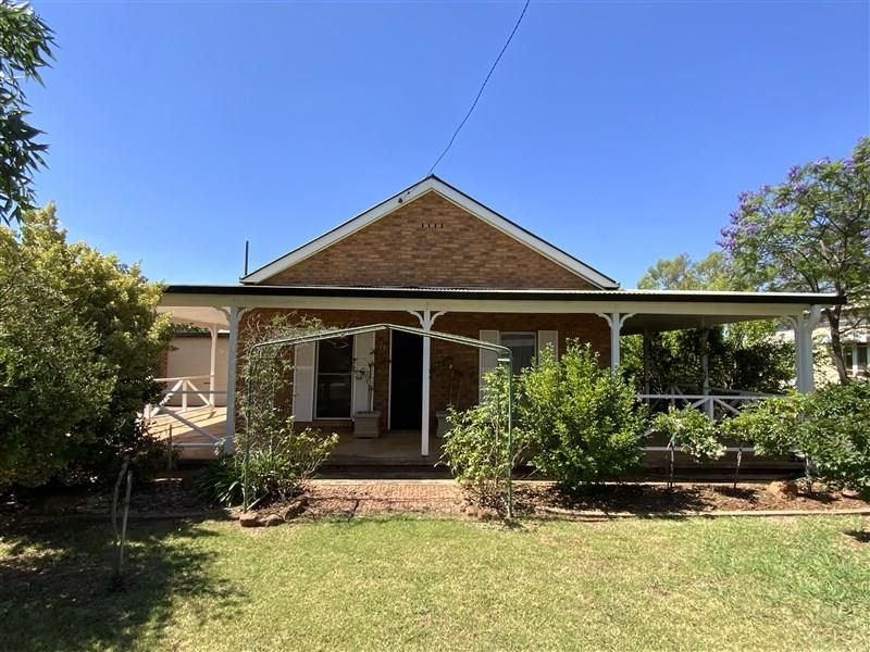 15 Barton Street, Forbes NSW 2871, Image 0