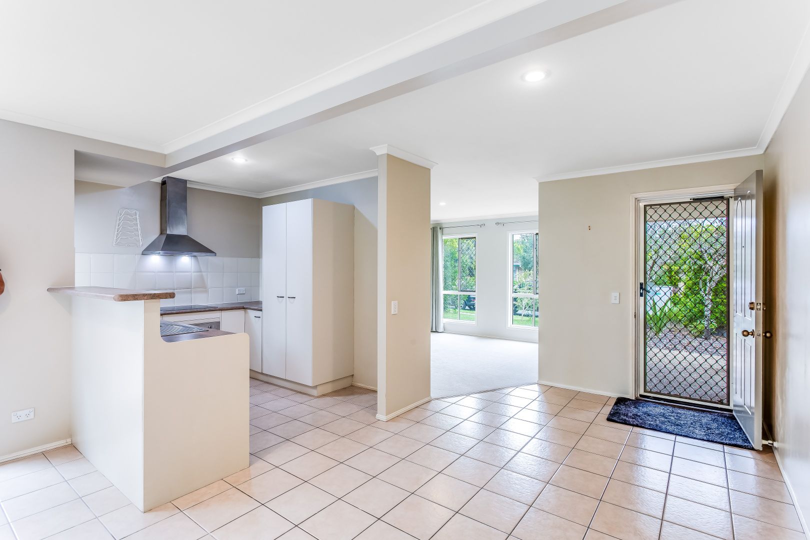 2/10 Wodala Crescent, Bracken Ridge QLD 4017, Image 2