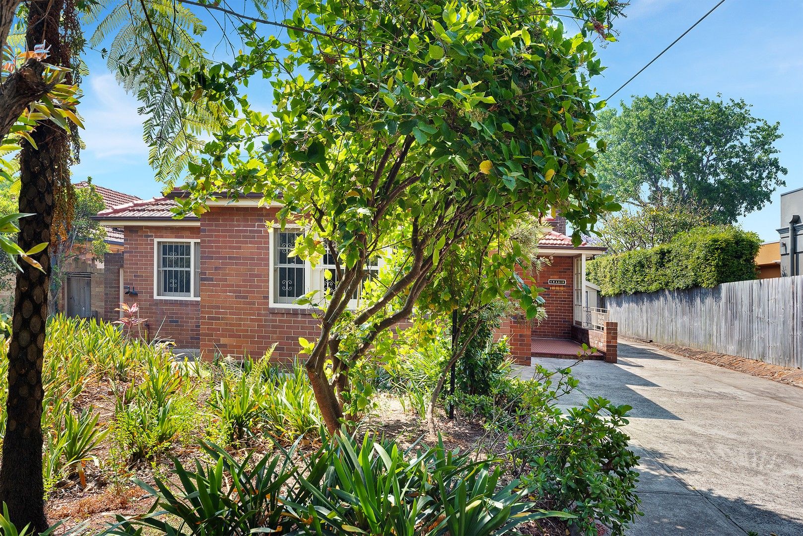 3 bedrooms House in 97 Edinburgh Road CASTLECRAG NSW, 2068