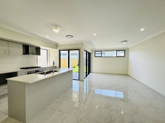 4 bedrooms House in 16 Passendale Road EDMONDSON PARK NSW, 2174