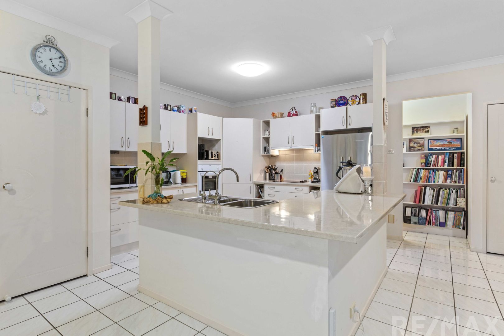 77 Ontario Crescent, Parkinson QLD 4115, Image 2