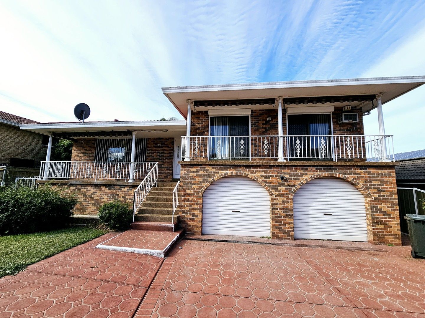 7 bedrooms House in 5 Conrad Street WETHERILL PARK NSW, 2164