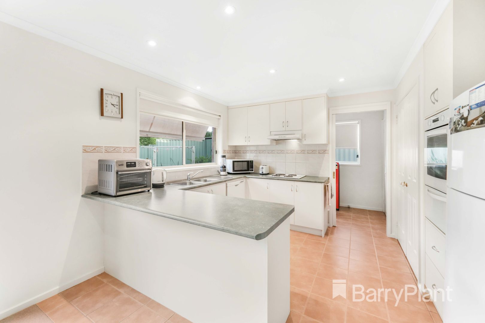 6 Faraday Road, Croydon South VIC 3136, Image 2