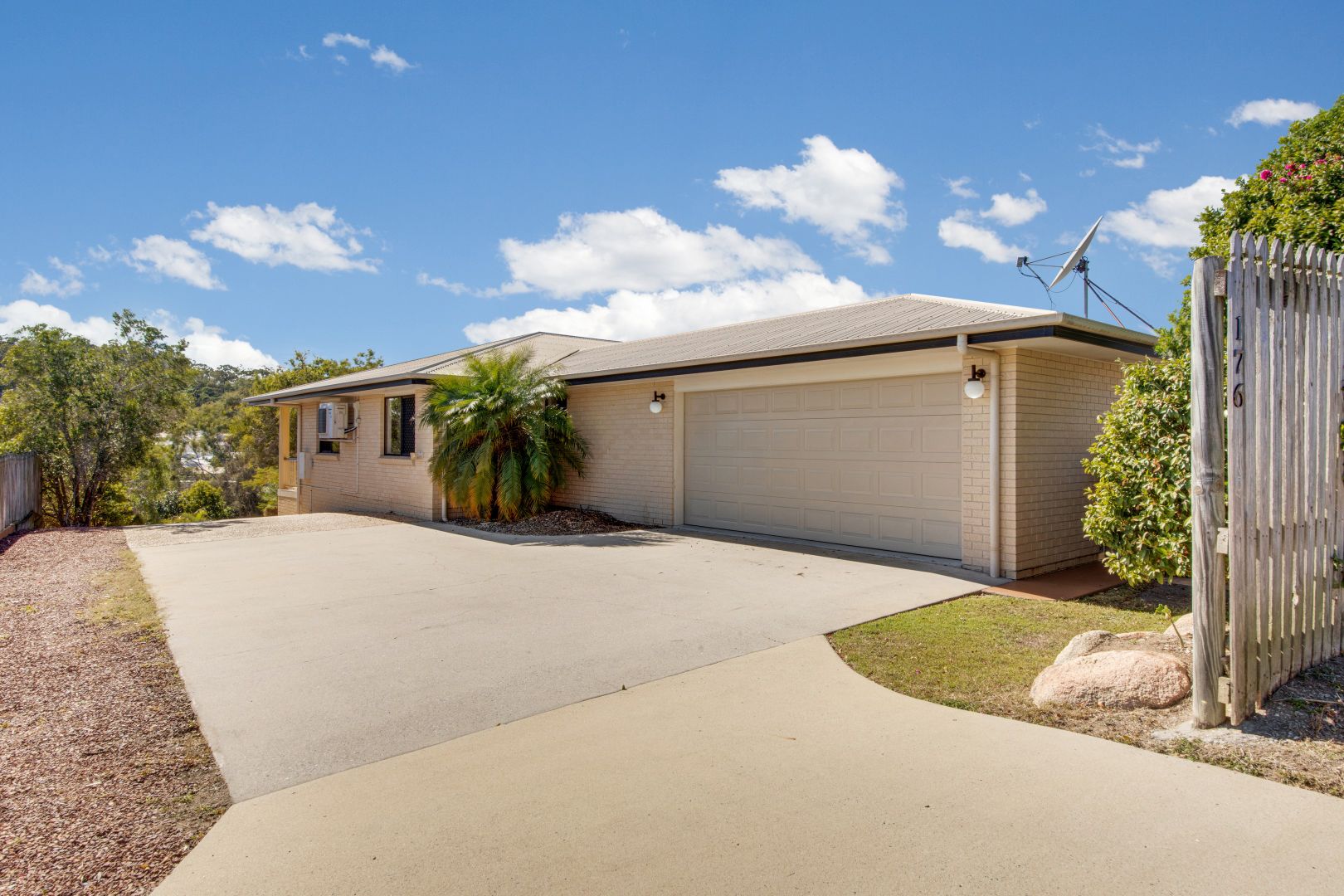 176 J Hickey Avenue, Clinton QLD 4680, Image 2