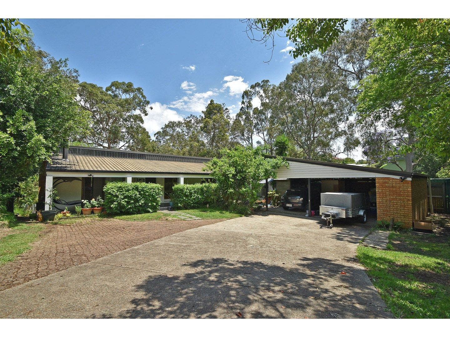 819 Cavendish Road, Holland Park QLD 4121, Image 2