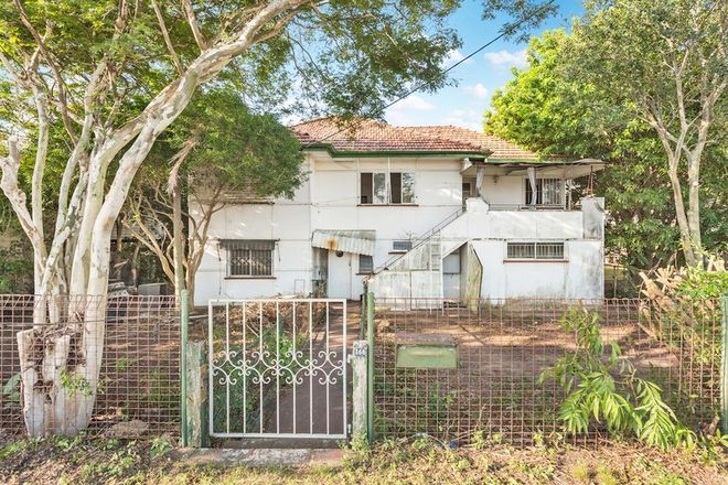 Picture of 166 Prince Edward Parade, SCARBOROUGH QLD 4020