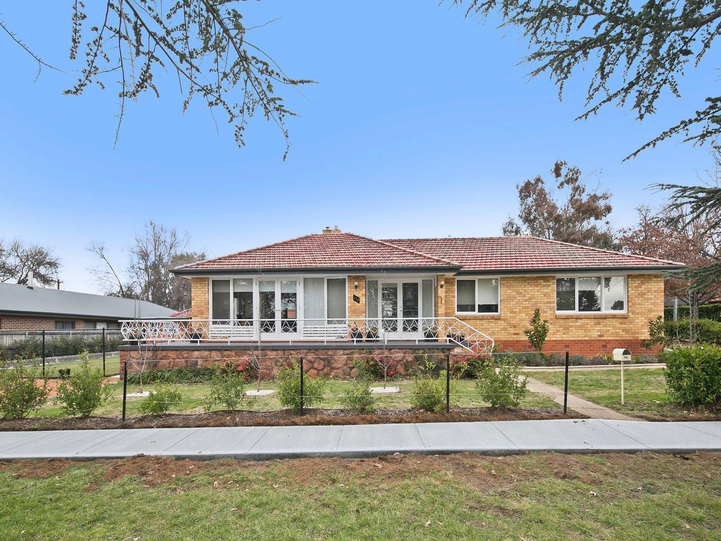 152 Captain Cook Crescent, Narrabundah Property History & Address