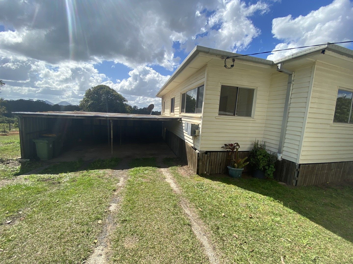 4 bedrooms Acreage / Semi-Rural in 113 Old North Road WAMURAN QLD, 4512