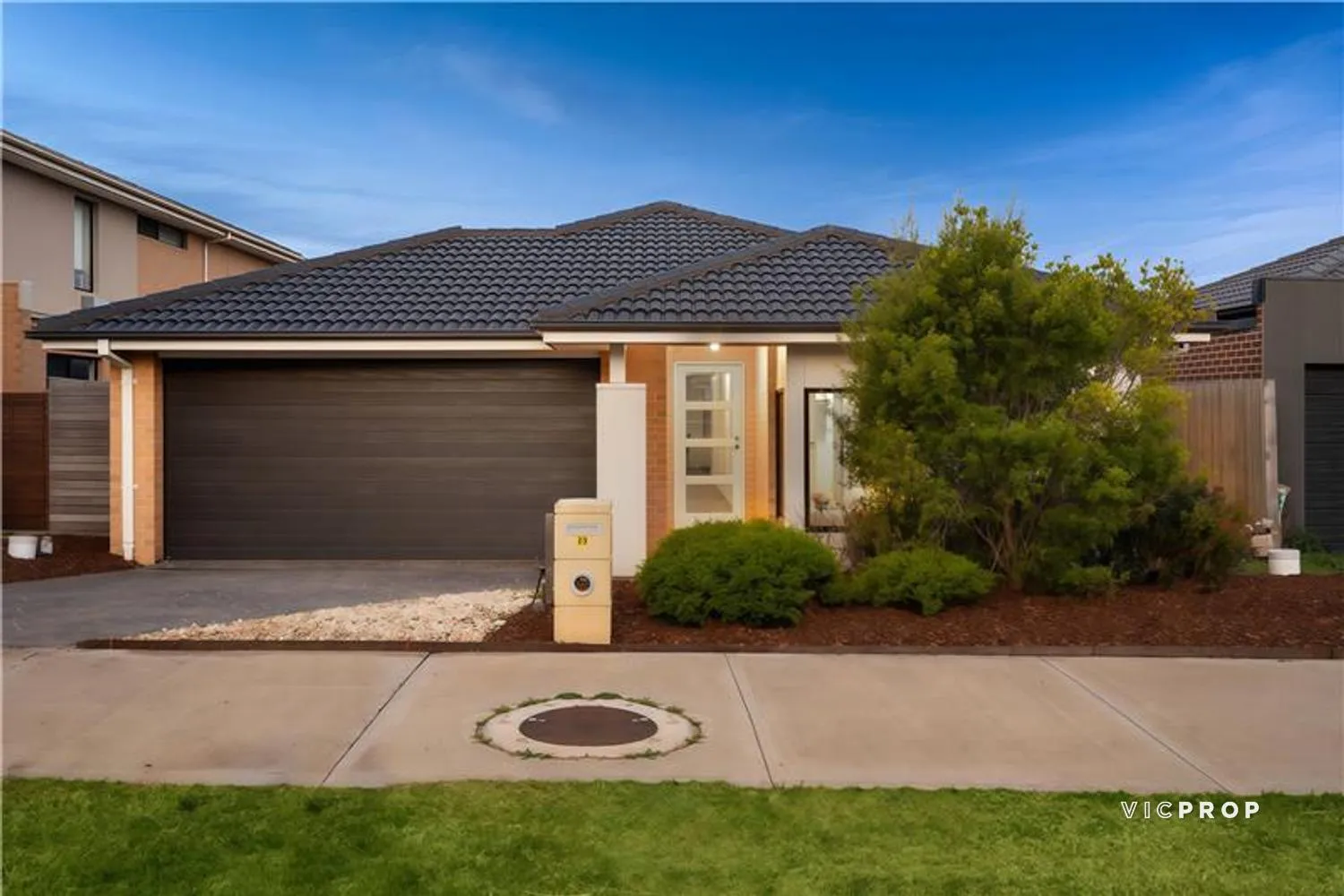 Spacious & Light-Filled Family Home in Prime Point Cook Location, Point Cook