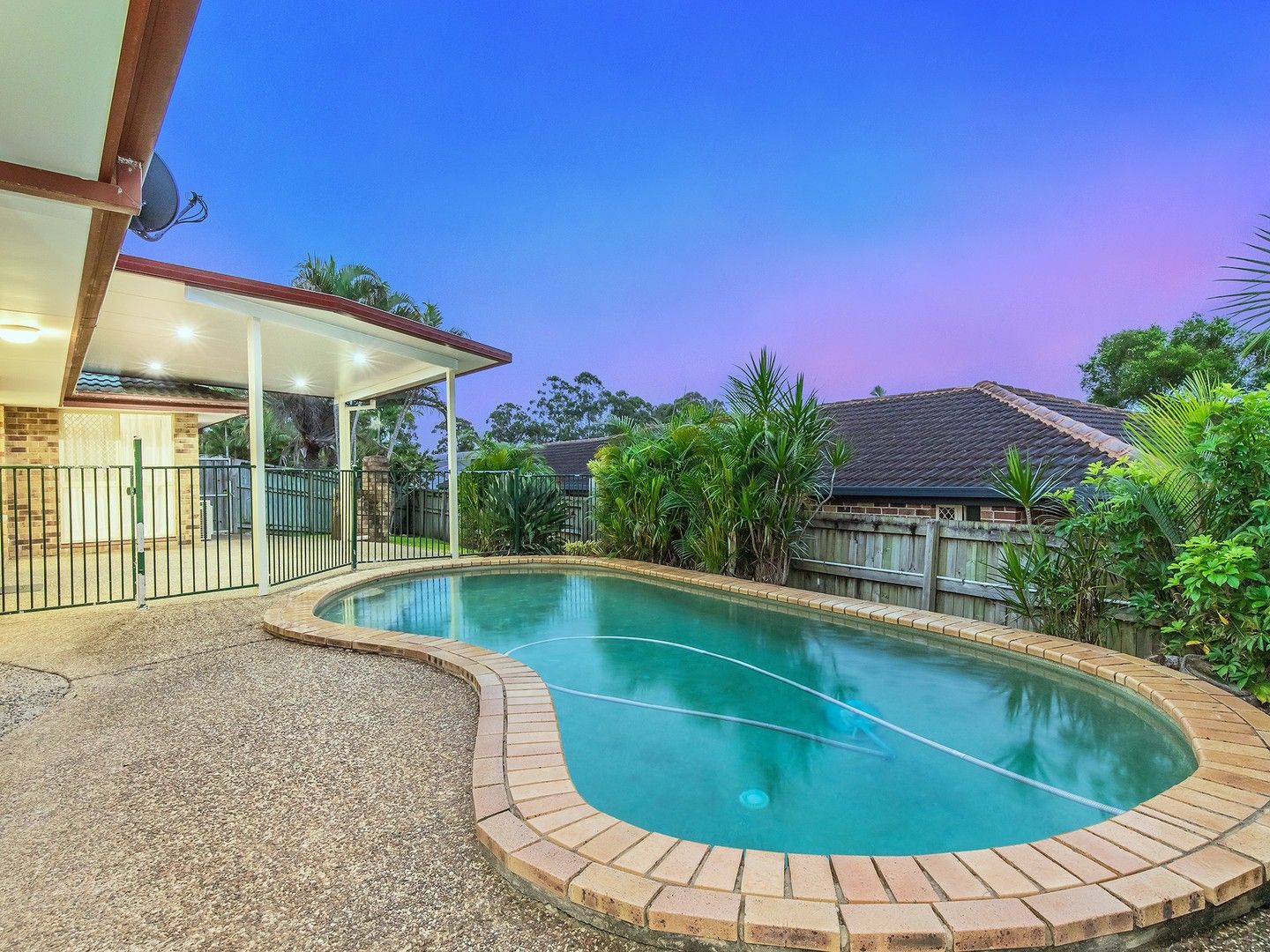 52 Inverness Way, Parkwood QLD 4214, Image 0