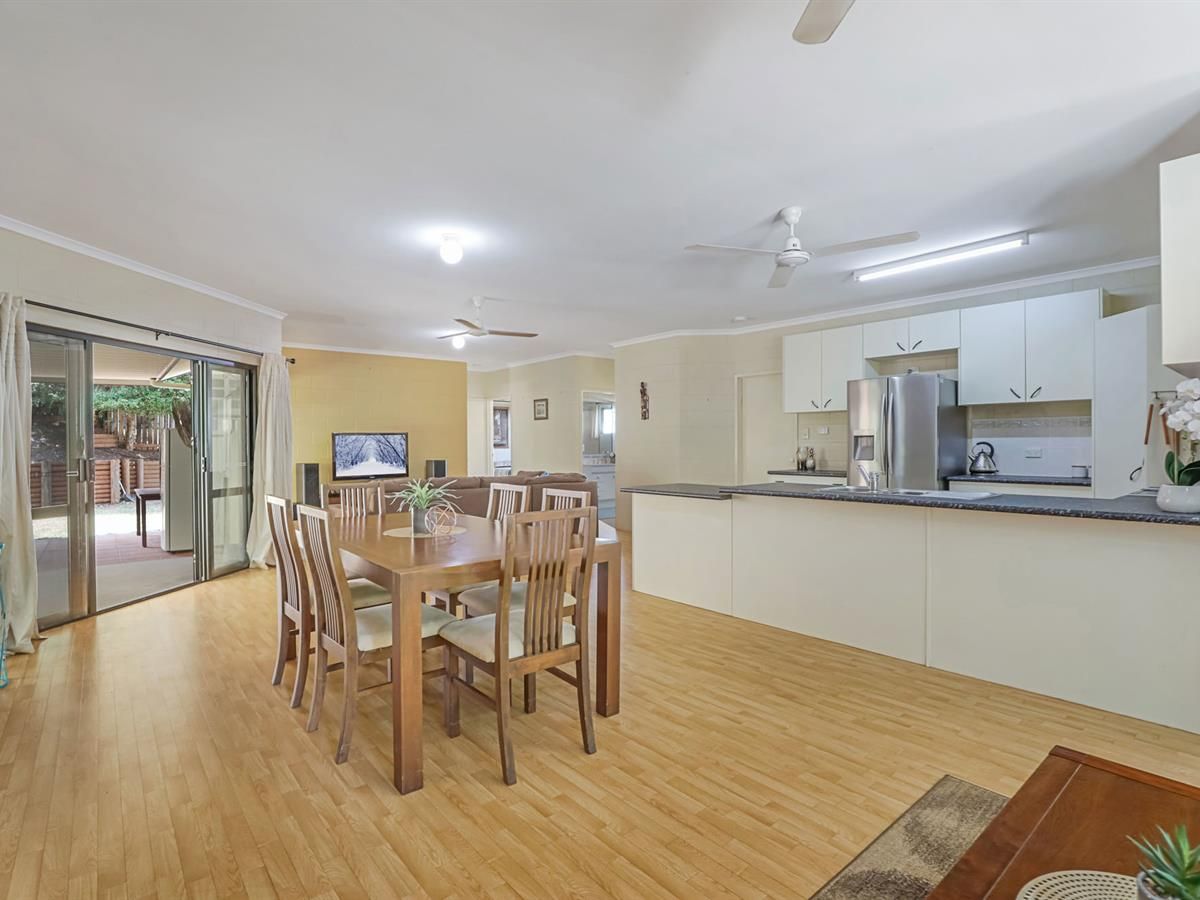 4 Seabreeze Court, Redlynch QLD 4870, Image 0