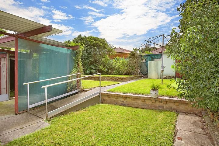 17 Carrisbrook Avenue, BEXLEY NORTH NSW 2207, Image 2