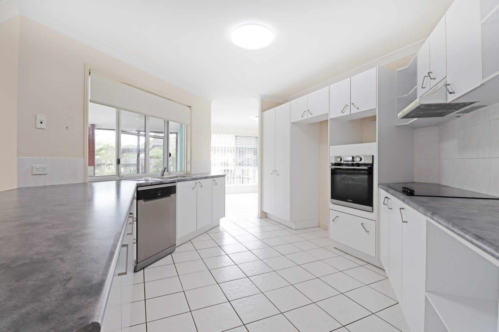 3 bedrooms House in 10 Rosevale Avenue AROONA QLD, 4551